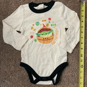 12-18m Star Wars yoda Halloween long sleeve one peice onesie